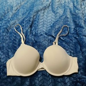 Victoria's Secret T-shirt Lightly Lined Demi Bra